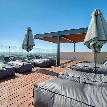 Prestige 403 1 Bed דירה *